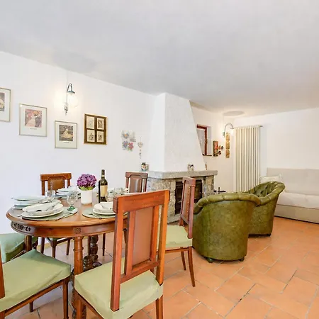 Il Castagno: Few Min From Beach, 2br Villa